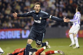 世界水下摄影赛自由潜水组 参赛者在同一潜点完成大片创作