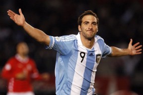 中国企业家马拉松精英赛 多位公司CEO在赛场拼配速